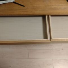 オーク材のテーブルの画像