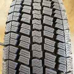 トラック用スタッドレスタイヤ・ホイールセット！の画像