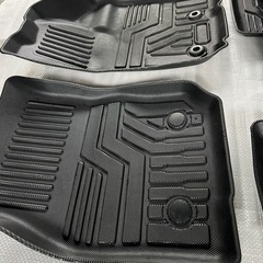 ダイハツタフト専用フロアーマット　純正ラゲージマットの画像