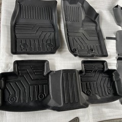 ダイハツタフト専用フロアーマット　純正ラゲージマットの画像