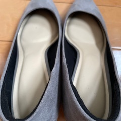 スエードのパンプス 23.0の画像