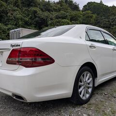 トヨタ クラウン ロイヤル サルーン 2008年モデル、良好な状態の画像