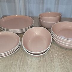 Francfranc 食器セット（ピンク）16点セットの画像