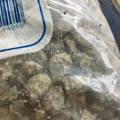 K2511-077 砂利③ 小粒 20キロ 外構 園芸 防犯対策 雑草対策  未使用品 保管キズ汚れ有りの画像