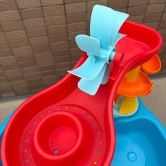 コストコ　STEP2 Rushing Rapids Water Tableの画像