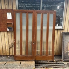 古民家で使用されていた玄関戸2枚セットの画像