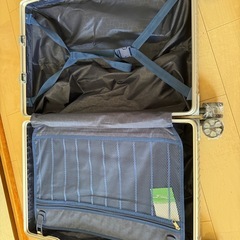 新品　アルミフレーム　 スーツケースの画像