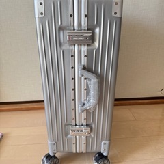 新品　アルミフレーム　 スーツケースの画像