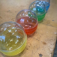 ガチャガチャカプセルの画像