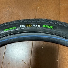 タイヤ20インチの画像