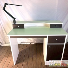 【A139】NITORI /ニトリ 学習机セット 勉強机 デスクチェア 照明付きの画像