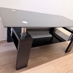 ガラスローテーブルの画像