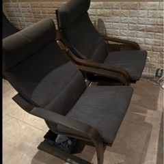 ポエングIKEAチェア3つつの画像