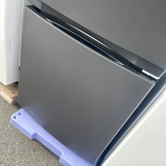 冷蔵庫 25年製 展示品 一人暮らし ファミリー用 153L 2ドア ブラック 黒色 スタイリッシュ 冷蔵室 冷凍室 Toshiba 東芝 シンプル デザイン 2025年製 GR-W153BS 生活家電 refrigerator fridge blackの画像