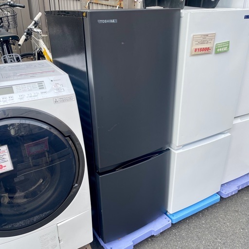 冷蔵庫 25年製 展示品 一人暮らし ファミリー用 153L 2ドア ブラック 黒色 スタイリッシュ 冷蔵室 冷凍室 Toshiba 東芝 シンプル デザイン 2025年製 GR-W153BS 生活家電 refrigerator fridge black