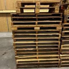 木パレット　大量の画像