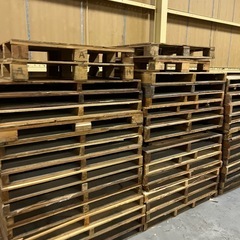木パレット　大量の画像