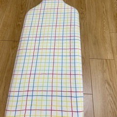 アイロン台とアイロン(T-fal)の画像