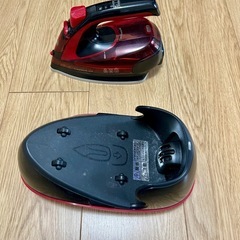 アイロン台とアイロン(T-fal)の画像