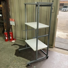 キャスター付きの棚の画像