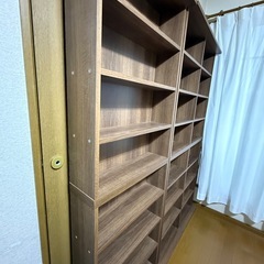 コミック本棚、コレクション棚、4分割になりますなりますの画像