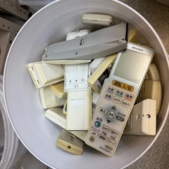 ルームエアコン用リモコン50個以上の画像