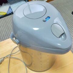 電気釜と魔法瓶の画像