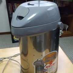 電気釜と魔法瓶の画像