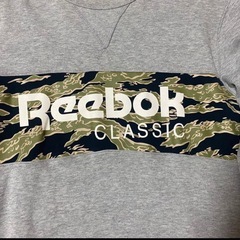 Reebok トレーナーの画像