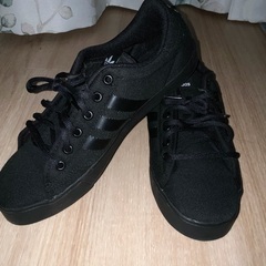 adidas 新品の画像