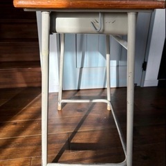 学校の机の画像