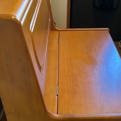 木製の椅子（2名掛け）の画像