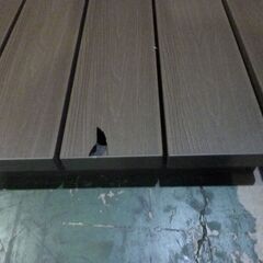 ※取引中/売約済***********未使用/新品　パーツ入庫品　ダメージあり　ウッドデッキ 天板　人工木 樹脂 超耐久 ガーデニング　DIY素材に　の画像