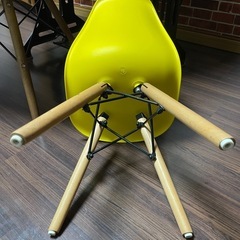 イームズチェア キッズ リプロダクトの画像
