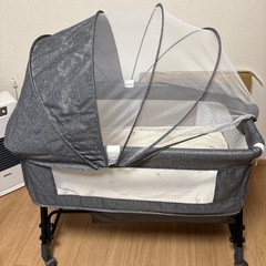 お値下げ！美品！ベビーベッド　マットレス付きの画像