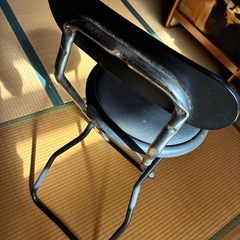 折りたたみ式チェアの画像