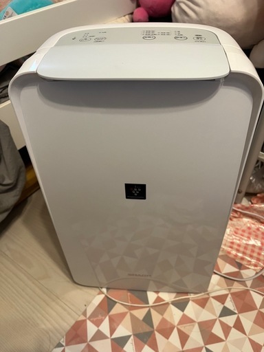 シャープ除湿器　CV-R71 白色上位モデル
