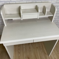 ニトリ　学習机　レトアーデ　コンパクト　ホワイトの画像