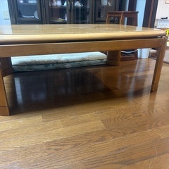 ダイニングテーブルの画像