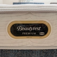 シモンズセミダブル
ベッドの画像