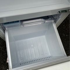 三菱146ℓ冷蔵庫 MR-P15ED-KW 2019年製　2ドア冷蔵庫の画像