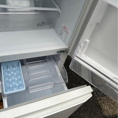 三菱146ℓ冷蔵庫 MR-P15ED-KW 2019年製　2ドア冷蔵庫の画像