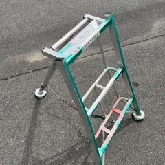 軽量アルミ脚立の画像