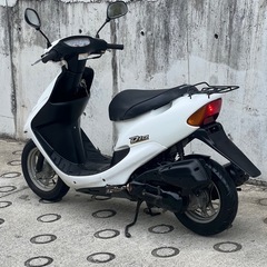 大人気セール‼️安心のバッテリー新品✨️前後タイヤまだまだ山あり⛰️嬉しいオイル満タン補充済み🈵オイル交換不要⭕️継ぎ足しだけで🆗2サイクルでパワフルな走り💨AF34ライブディオ✴の画像