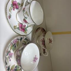 お洒落なティーカップの画像