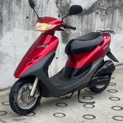 大人気セール‼️安心のバッテリー新品✨️前後タイヤまだまだ山あり⛰️嬉しいオイル満タン補充済み🈵オイル交換不要⭕️継ぎ足しだけで🆗2サイクルでパワフルな走り💨ディスクブレーキで制動性抜群💥AF35 ライブディオ✴の画像