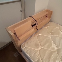 美品 セミシングルマットレス ベットフレームセット　コンセント付きベッドの画像