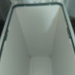 ごみ箱 白 30リットル パッキン付き の画像