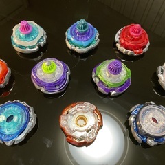 ベイブレードX ベイブレード まとめ売り ブレード10 ラチェット9 ビット7 ランチャー6 グリップ コロコロ限定フェニックスフェザー付きの画像