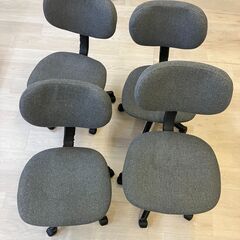 事務用イス４脚まとめての画像
